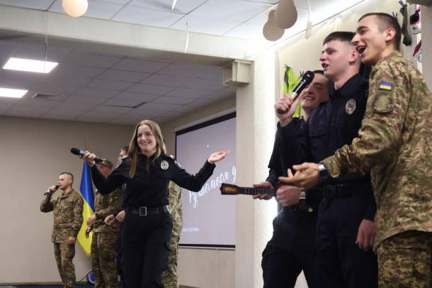 «Гумор в погонах»: курсанти НАВС і Нацгвардії об’єдналися на сцені