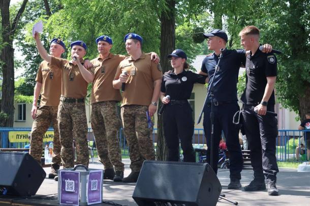 Курсанти НАВС взяли участь у благодійному іміджевому концерті «Долина двох Кросс-Кантрі Шосе»