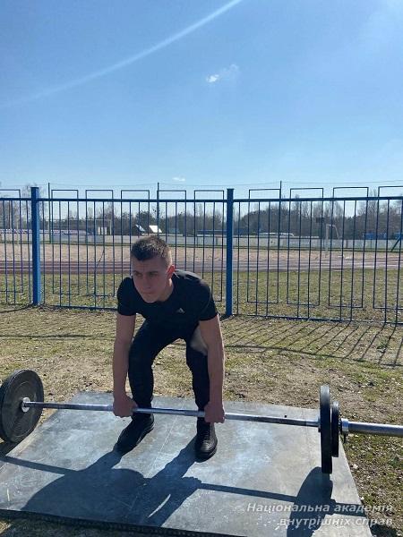Змагання зі станової тяги штанги в ННІ № 1 НАВС