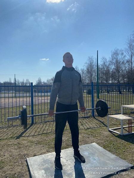 Змагання зі станової тяги штанги в ННІ № 1 НАВС