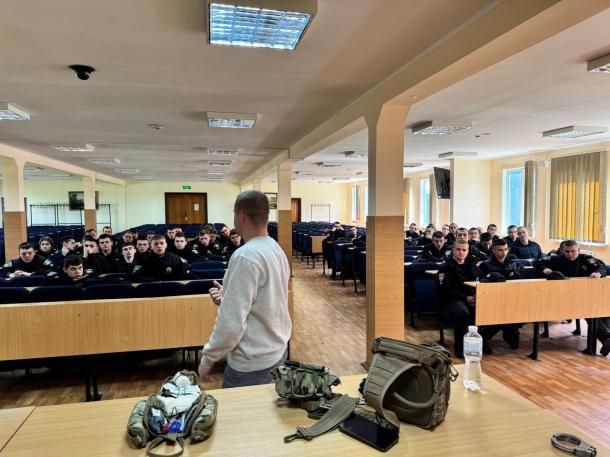 Практичний семінар з поліцейським Управління стратегічних розслідувань