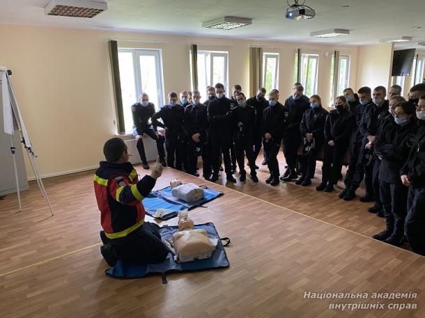 Для здобувачів вищої освіти ННІ № 1 НАВС проведено заняття з домедичної допомоги