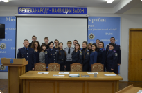 Обговорення курсантами інституту національних та міжнародних механізмів захисту прав людини Фото